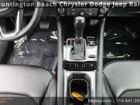 Used 2023 Jeep Compass Latitude image 14