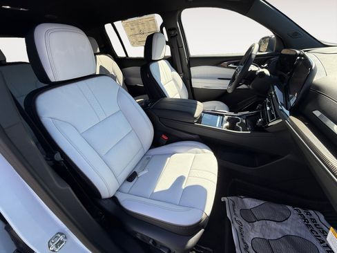 New 2026 Chevrolet Traverse High Country w/ LPO, Floor Liner Package AWD/4WD image 19