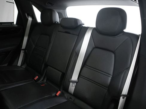 Certified 2023 Porsche Cayenne S Platinum AWD/4WD image 37