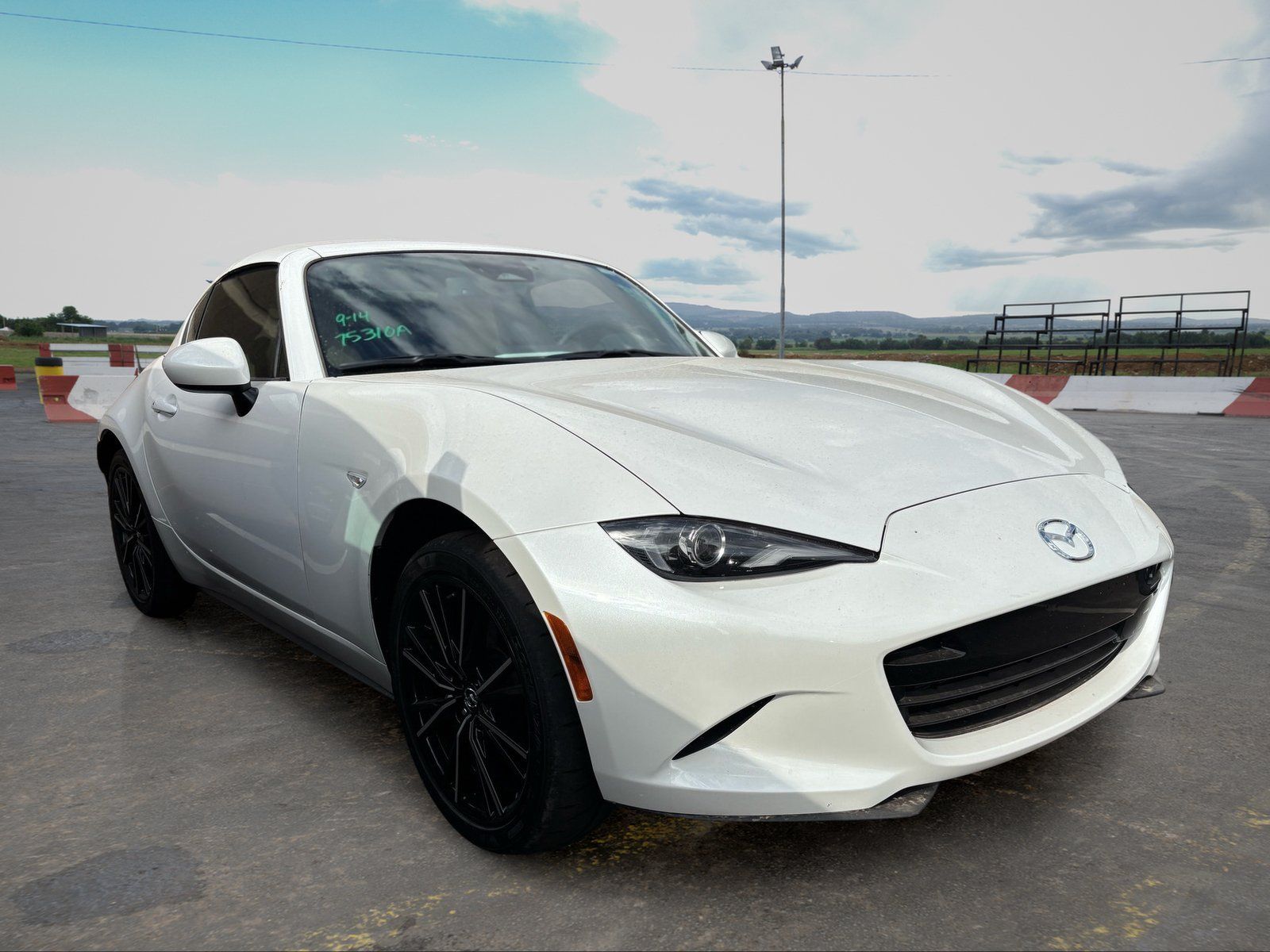 Used 2025 MAZDA MX-5 Miata RF Grand Touring RWD image 2