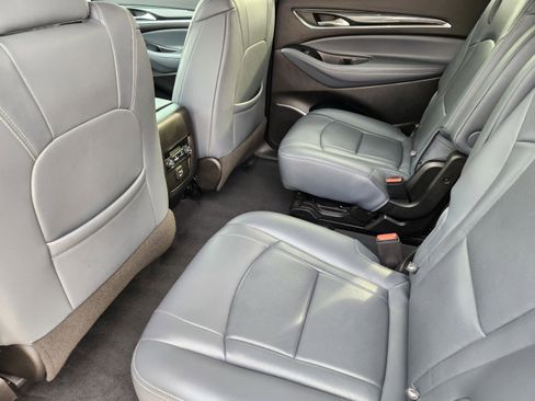 Used 2021 Buick Enclave Essence image 29