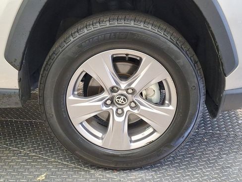 Certified 2025 Toyota RAV4 XLE AWD/4WD image 30