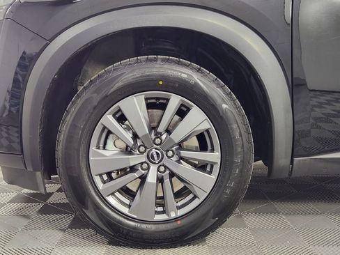 Used 2024 Nissan Pathfinder SV image 16