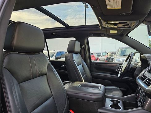 Used 2021 Chevrolet Suburban RST w/ Luxury Package image 12