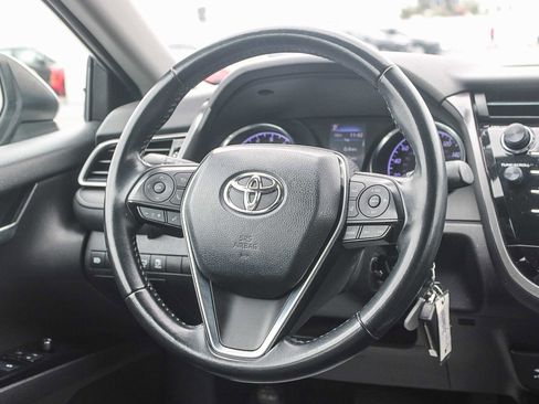 Used 2019 Toyota Camry SE w/ Carpet Mat Package FWD image 16