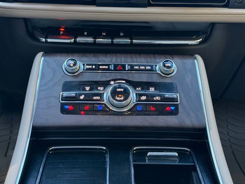 Used 2023 Lincoln Aviator Reserve w/ Equipment Group 201A image 22