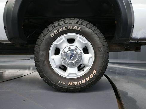 Used 2011 Ford F350 XLT w/ Camper Pkg AWD/4WD image 12