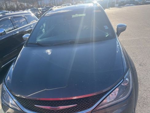 Certified 2020 Chrysler Pacifica Limited image 7