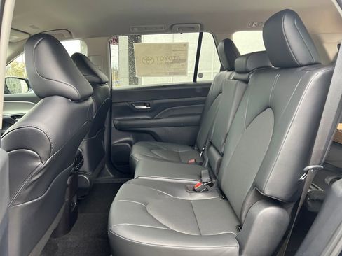 New 2026 Toyota Grand Highlander AWD Hybrid image 25