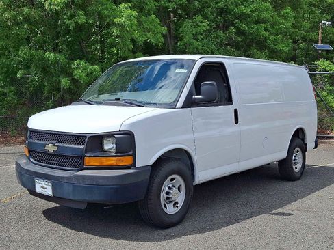 Used 2012 Chevrolet Express 2500 RWD image 3