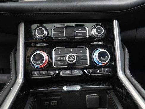 Used 2023 GMC Yukon Denali image 17