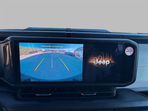 Used 2024 Jeep Wrangler Unlimited Sahara image 24