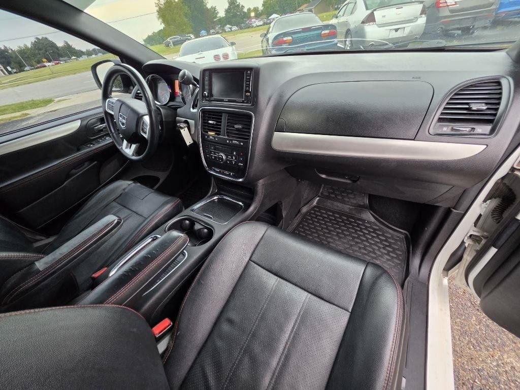 Used 2017 Dodge Grand Caravan GT FWD image 13