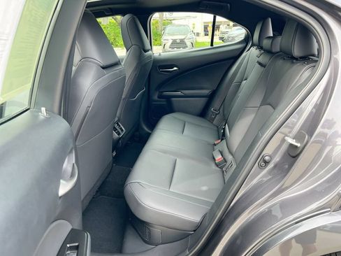 Certified 2025 Lexus UX 300h FWD w/ Accessory Package (Z2) image 19