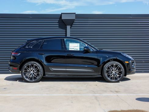 Certified 2025 Porsche Macan image 8