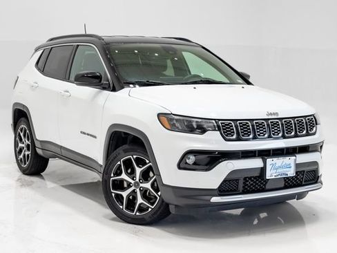 Certified 2025 Jeep Compass Limited AWD/4WD image 6