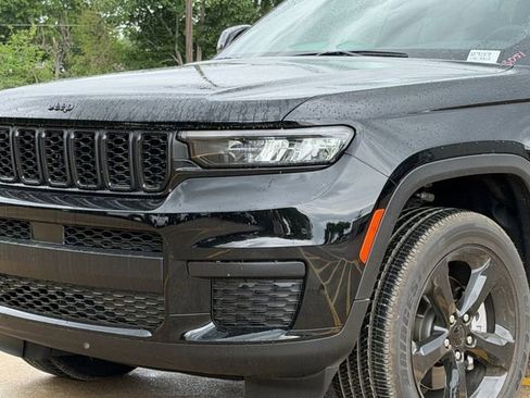 New 2025 Jeep Grand Cherokee L Altitude RWD image 8