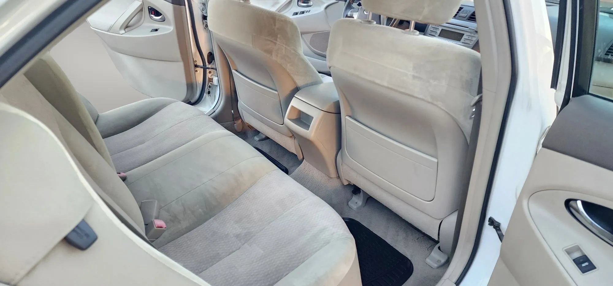 Used 2011 Toyota Camry LE FWD image 11