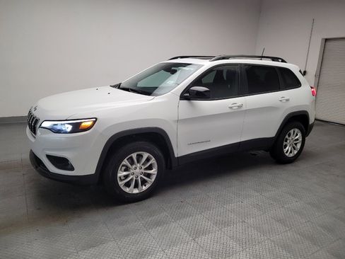 Used 2022 Jeep Cherokee Latitude Lux w/ Sun & Sound Group AWD/4WD image 2