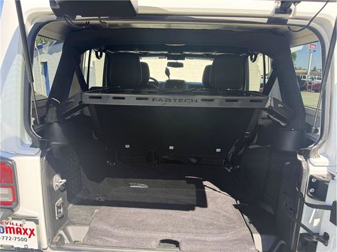 Used 2018 Jeep Wrangler Unlimited Sport AWD/4WD image 21