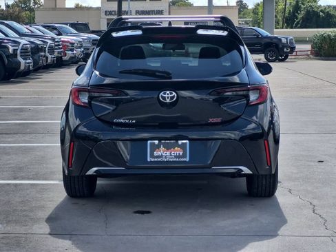 Used 2025 Toyota Corolla XSE FWD image 5