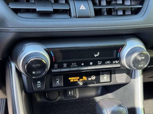 Used 2019 Toyota RAV4 XLE w/ Convenience Package AWD/4WD image 29