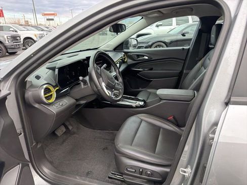 Used 2024 Chevrolet Trax ACTIV image 17