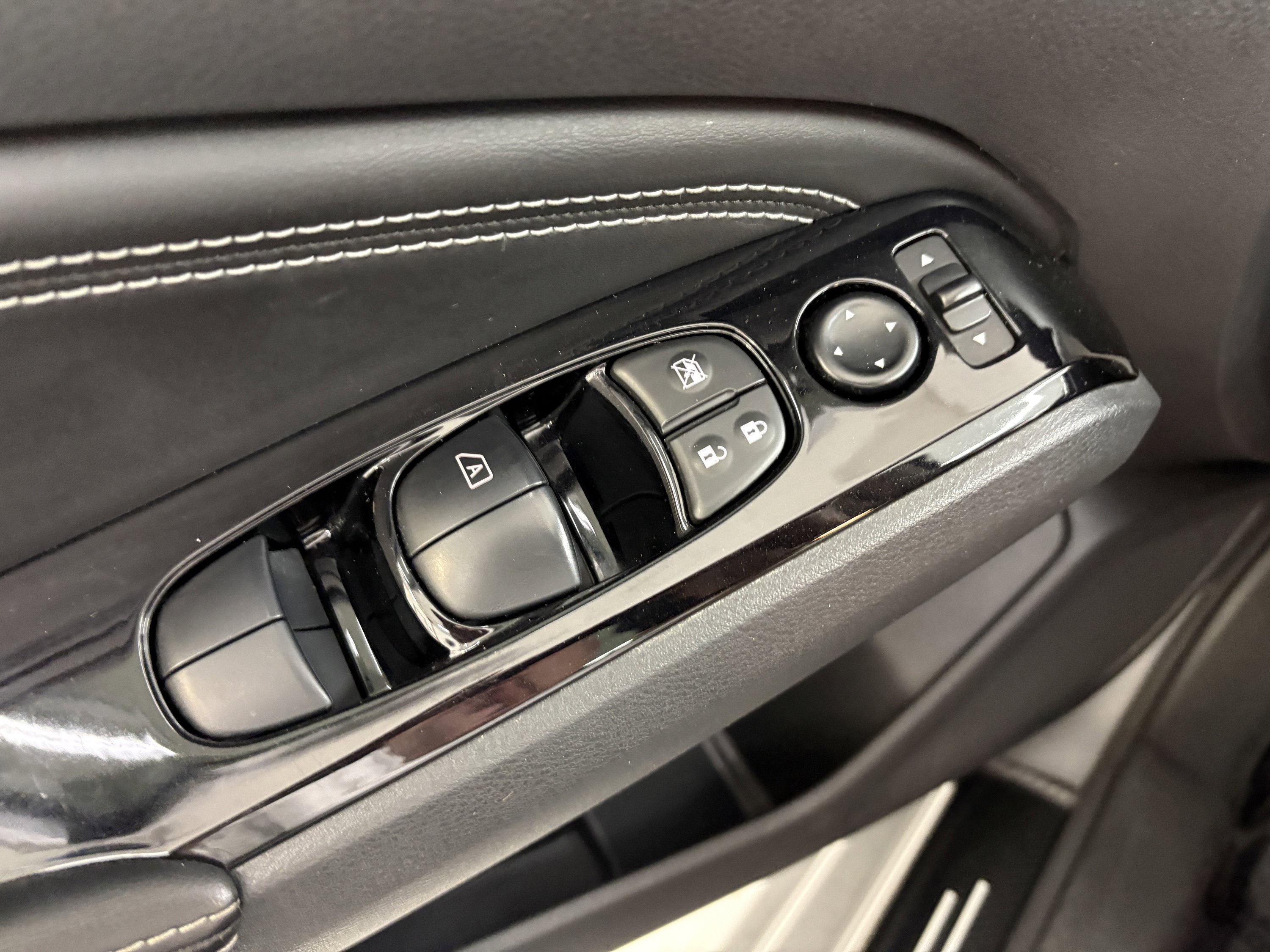 Used 2023 Nissan Altima 2.5 SV w/ SV Premium Package FWD image 29