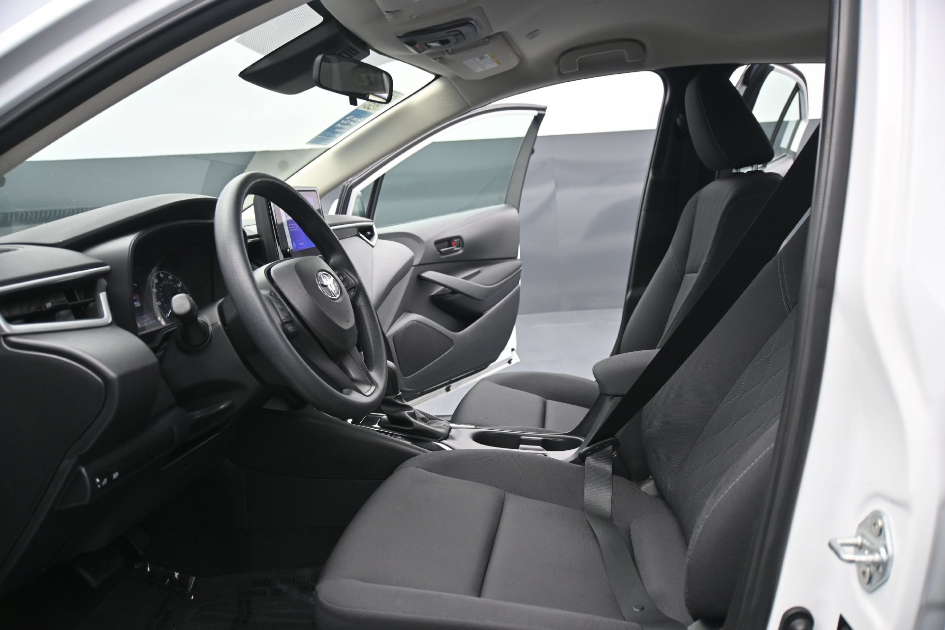 Used 2024 Toyota Corolla LE FWD image 18