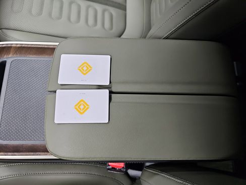 Used 2023 Rivian R1S Adventure image 31