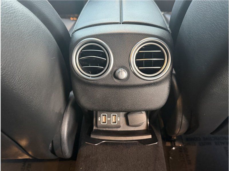 Used 2020 Mercedes-Benz C 300 Sedan image 24