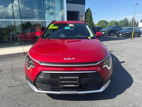 Certified 2025 Kia Niro LX FWD image 10