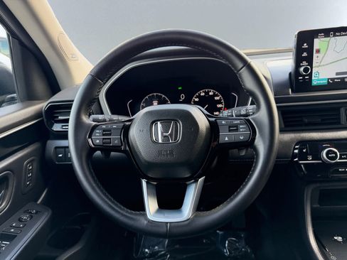 Used 2023 Honda Pilot Touring image 17