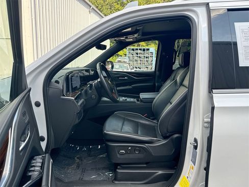 Used 2023 Cadillac Escalade Premium Luxury image 13