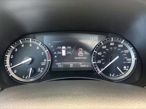 Used 2021 Toyota Highlander XLE AWD/4WD image 23
