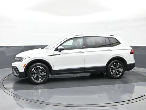 Used 2024 Volkswagen Tiguan Wolfsburg Edition AWD/4WD image 9