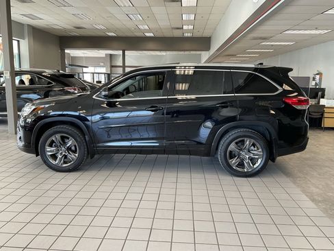 Used 2019 Toyota Highlander Limited Platinum image 4