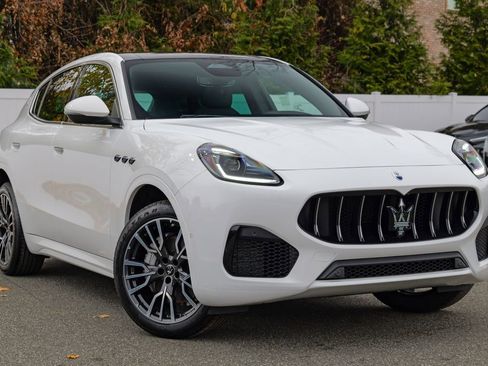 New 2025 Maserati Grecale GT image 1