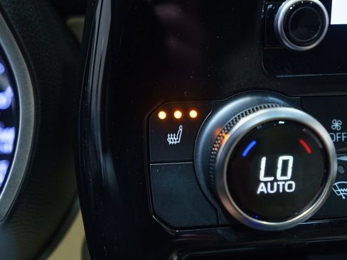 Used 2023 Toyota Highlander XLE AWD/4WD image 25