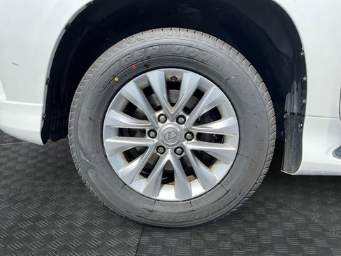 Used 2018 Lexus GX 460 Premium w/ Premium Package AWD/4WD image 32