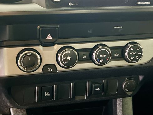 Used 2020 Toyota Tacoma SR image 25