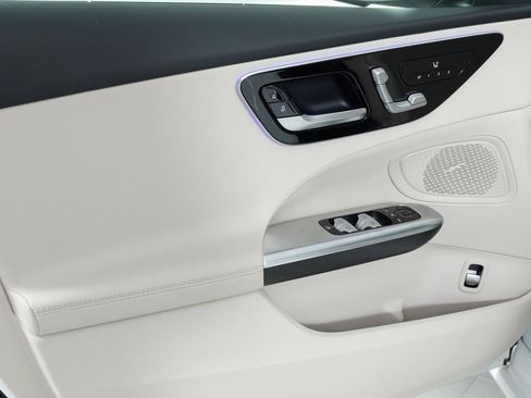 Used 2024 Mercedes-Benz C 300 4MATIC Sedan image 44