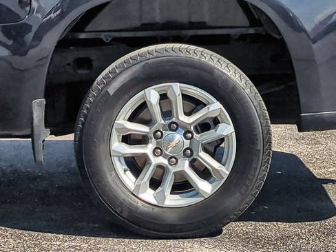 Used 2023 Chevrolet Silverado 1500 LT AWD/4WD image 36