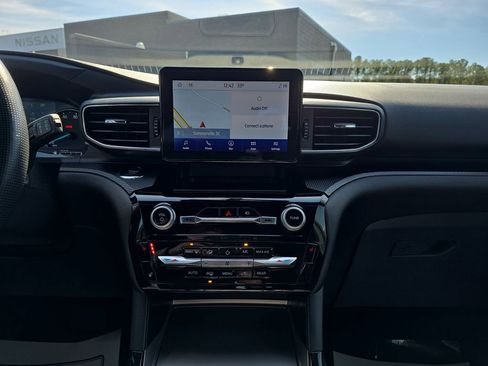 Used 2022 Ford Explorer ST-Line w/ Class IV Trailer Tow Package image 25