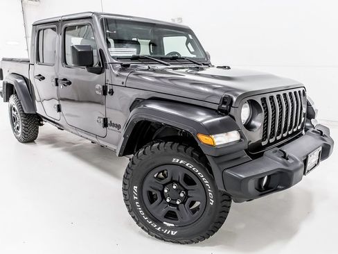 Used 2022 Jeep Gladiator Sport AWD/4WD image 9