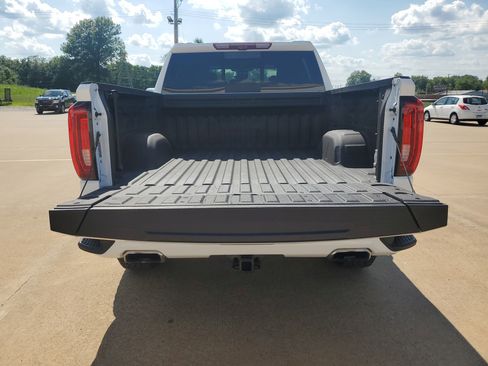 Used 2024 GMC Sierra 1500 AT4 w/ Technology Package image 32