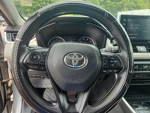 Used 2020 Toyota RAV4 XLE w/ Convenience Package AWD/4WD image 16