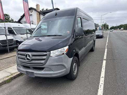 Used 2020 Mercedes-Benz Sprinter 2500 image 3