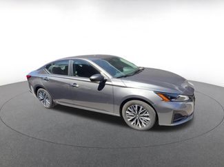 Used 2025 Nissan Altima 2.5 SV video 2