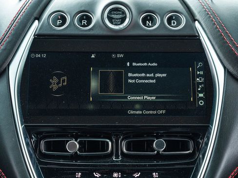 Used 2021 Aston Martin DBX image 24